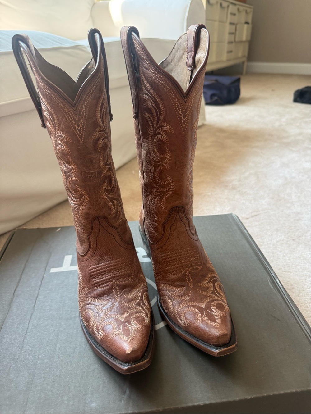 Ariat Brown Embroidered Hazen Western Boots in Whiskey Barrel - Picture 1 of 7